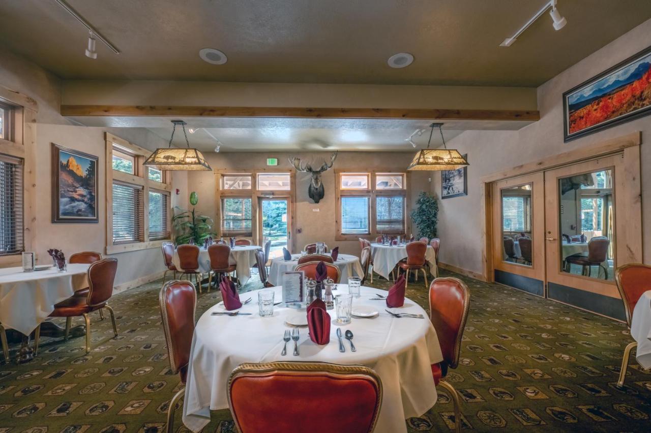 Flying Saddle Resort And Steak House Alpine Esterno foto